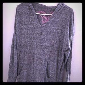 Long sleeve light weight top